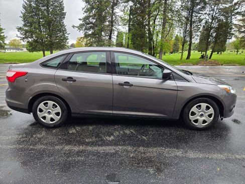 Used 2012 Ford Focus S FWD image 12