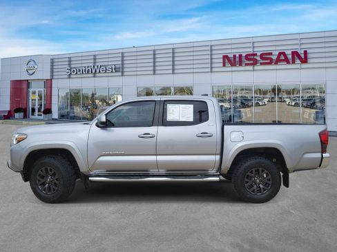 Used 2020 Toyota Tacoma SR5 RWD image 9