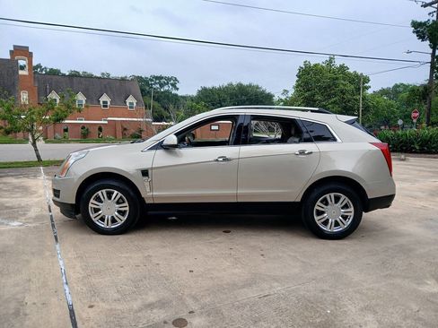 Used 2010 Cadillac SRX Luxury FWD image 4