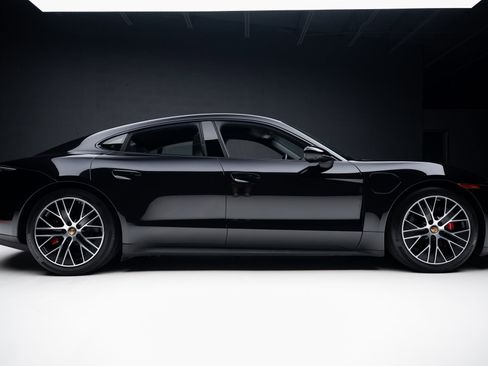 Used 2022 Porsche Taycan 4S image 33