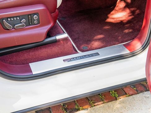 Used 2019 Bentley Bentayga image 54