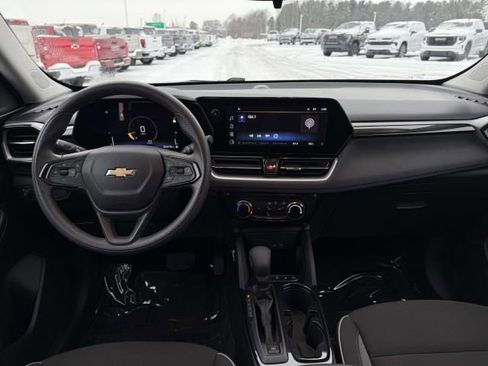 Used 2025 Chevrolet TrailBlazer LT image 13