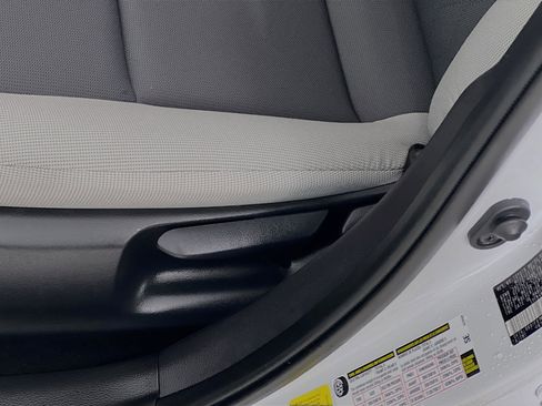 Used 2025 Toyota Corolla LE image 16