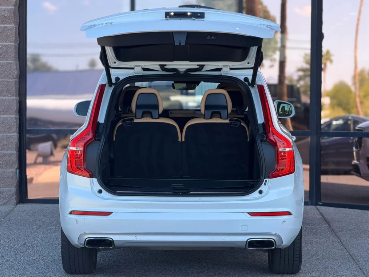 Used 2016 Volvo XC90 T6 Momentum w/ Momentum Plus Package AWD/4WD image 32