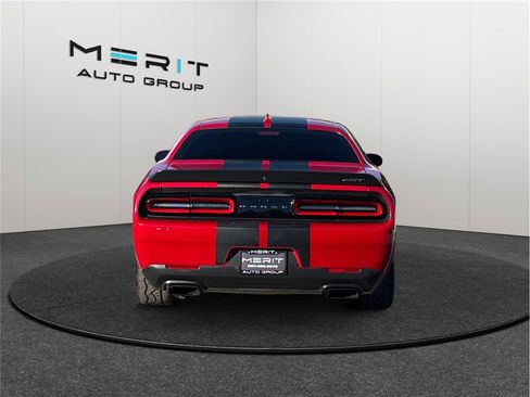 Used 2016 Dodge Challenger SRT Hellcat image 8