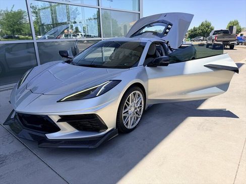 Used 2021 Chevrolet Corvette Stingray Premium Cpe w/ Z51 Performance Package RWD image 11
