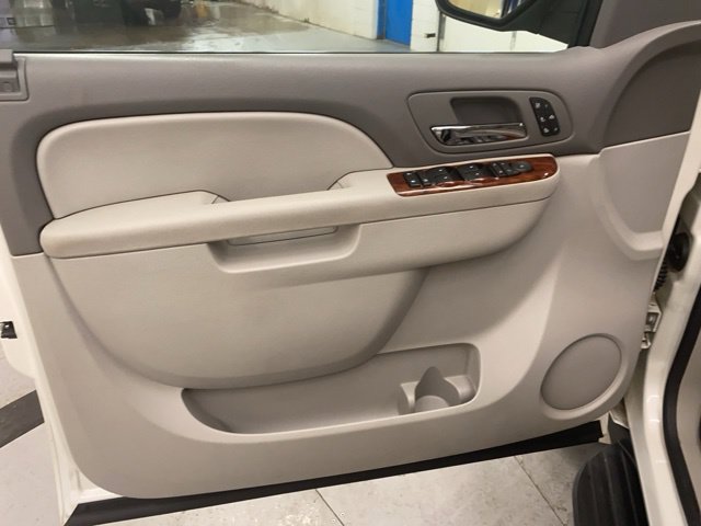 Used 2010 Chevrolet Avalanche LTZ AWD/4WD image 25