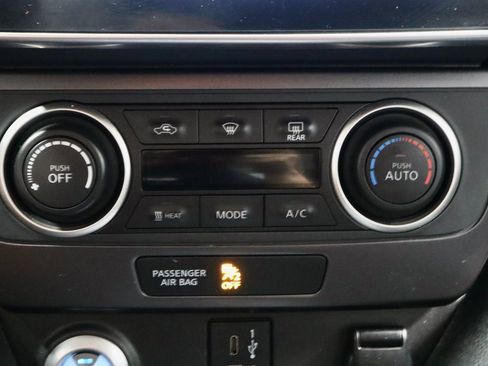 Certified 2023 Nissan Leaf S image 29