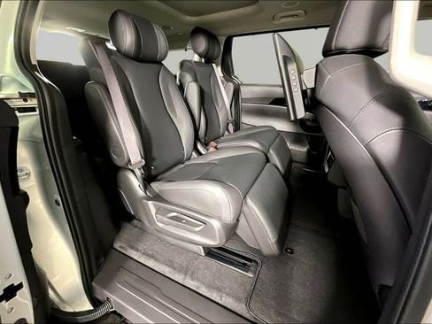 New 2026 Kia Carnival SX Prestige FWD image 11