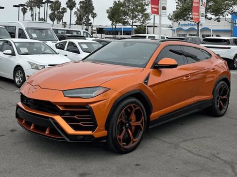 Used 2020 Lamborghini Urus AWD/4WD image 3