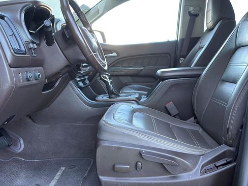 Used 2022 GMC Canyon Denali image 16