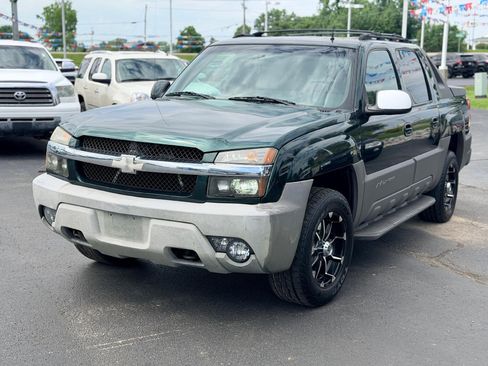 Used 2002 Chevrolet Avalanche 4x4 w/ Off-Road Suspension Pkg image 1