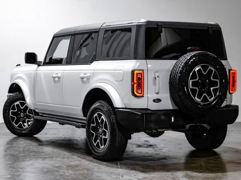 Used 2024 Ford Bronco Outer Banks AWD/4WD image 12