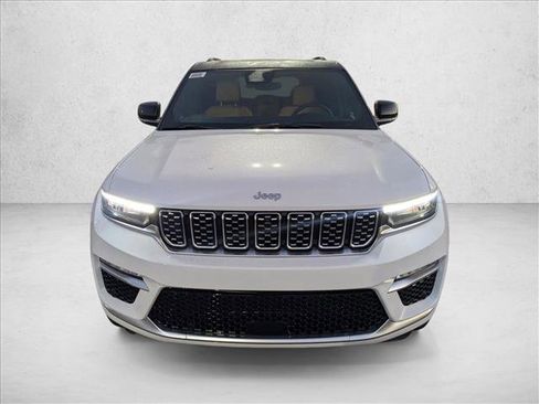 New 2025 Jeep Grand Cherokee Summit image 6