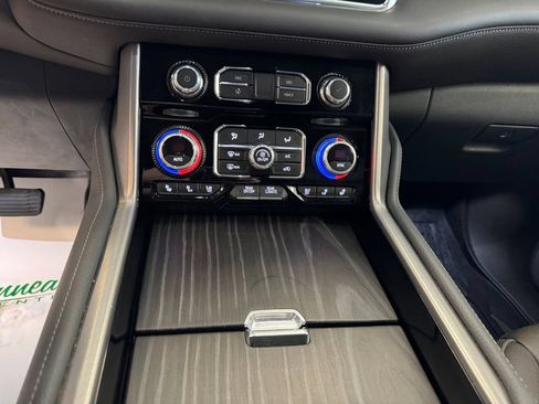 Used 2022 GMC Yukon Denali AWD/4WD image 15