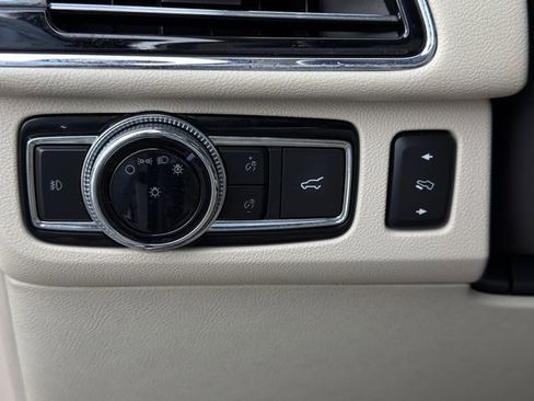 Used 2018 Lincoln Navigator Reserve w/ Technology Package image 22