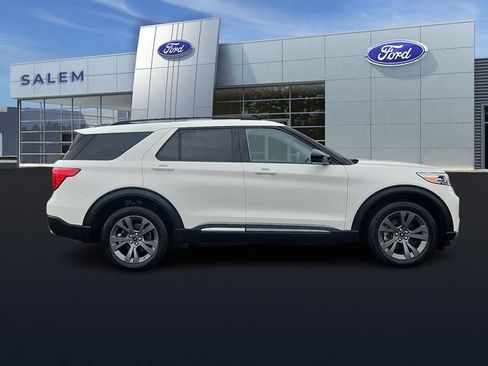 Certified 2022 Ford Explorer XLT w/ Equipment Group 202A AWD/4WD image 2