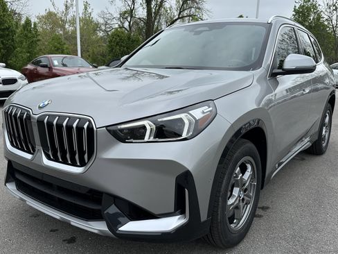 Used 2025 BMW X1 xDrive28i w/ Convenience Package AWD/4WD image 5