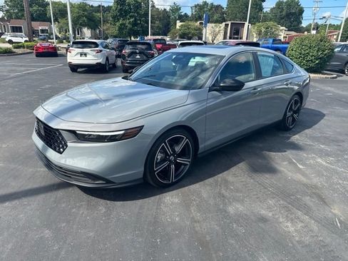 Used 2024 Honda Accord Sport image 1
