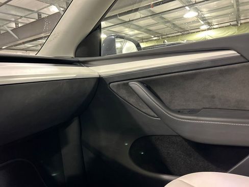 Used 2023 Tesla Model Y Long Range image 18