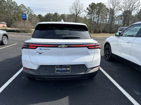 New 2026 Chevrolet Equinox EV LT image 4