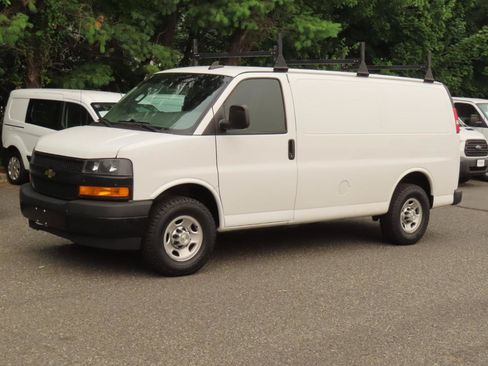 Used 2021 Chevrolet Express 2500 w/ Driver Convenience Package RWD image 2