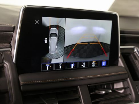 Used 2024 GMC Yukon AT4 w/ AT4 Premium Package image 24