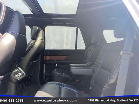 Used 2019 Lincoln Navigator Reserve AWD/4WD image 14