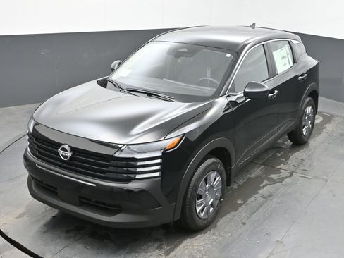 New 2026 Nissan Kicks S image 32