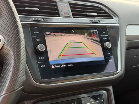 Certified 2023 Volkswagen Tiguan SE R-Line AWD/4WD image 17