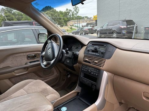Used 2004 Honda Pilot EX image 10