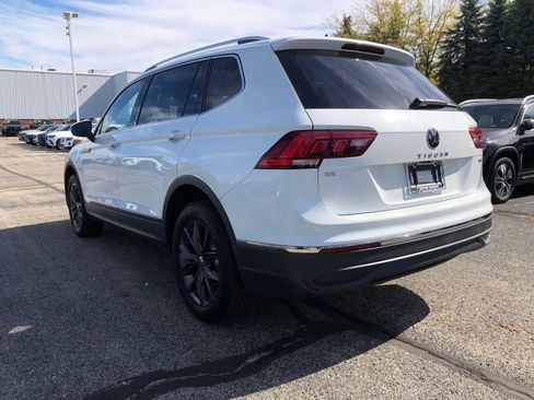 Used 2024 Volkswagen Tiguan SE image 5