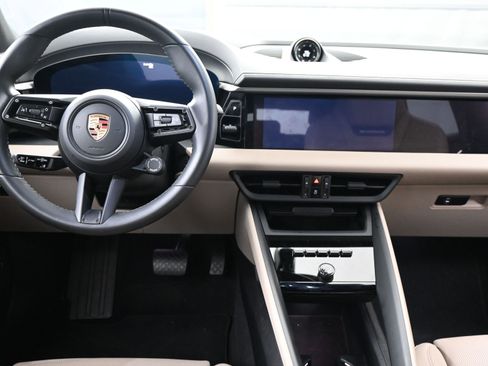 Certified 2025 Porsche Macan 4 Electric image 8