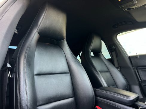 Used 2014 Mercedes-Benz CLA 250 image 17