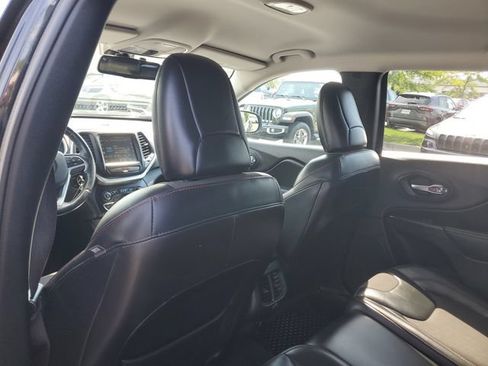 Used 2016 Jeep Cherokee Trailhawk w/ Cold Weather Group AWD/4WD image 10
