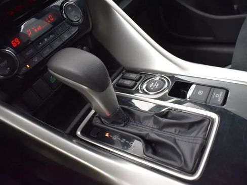 Used 2024 Mitsubishi Eclipse Cross SE image 37