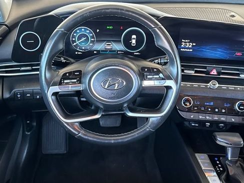 Used 2023 Hyundai Elantra SEL w/ Convenience Package FWD image 15