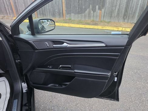 Used 2018 Ford Fusion Titanium AWD/4WD image 40