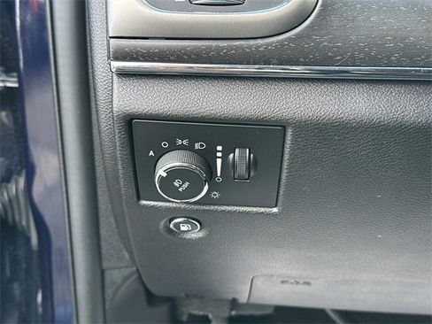 Used 2018 Jeep Grand Cherokee Limited image 25