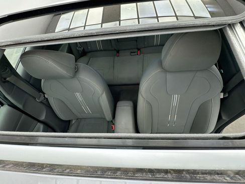Used 2025 Hyundai Elantra SEL FWD image 14