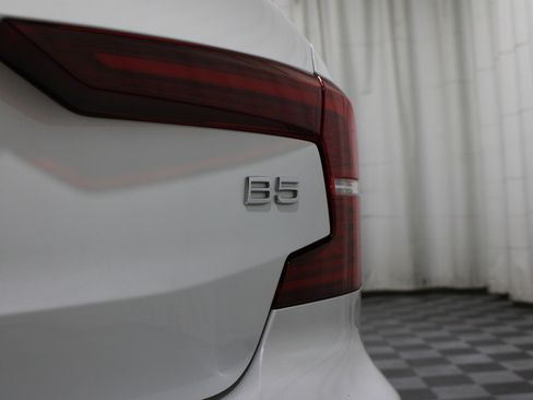 Used 2024 Volvo S60 B5 Plus FWD image 30