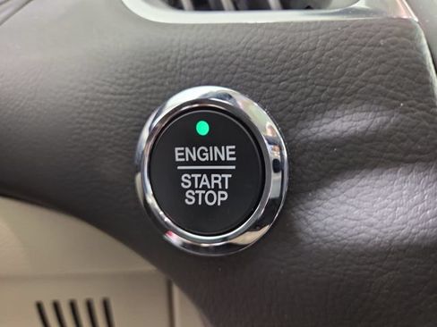 Used 2023 Ford Edge Titanium AWD/4WD image 24