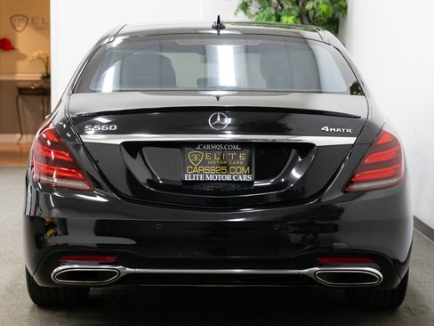 Used 2018 Mercedes-Benz S 560 4MATIC Sedan w/ AMG Line Exterior image 4