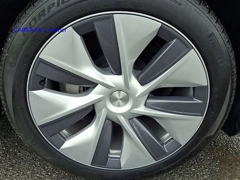 Used 2024 Tesla Model Y Long Range image 9