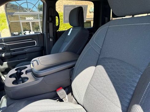 Used 2025 RAM 2500 Big Horn AWD/4WD image 15