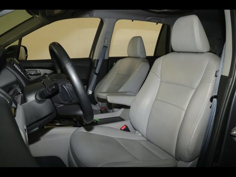 Used 2019 Honda Pilot Touring image 5