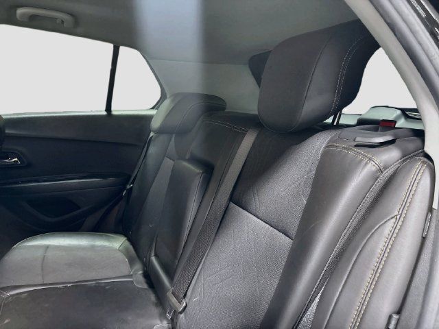 Used 2021 Chevrolet Trax LT w/ Driver Confidence Package AWD/4WD image 20