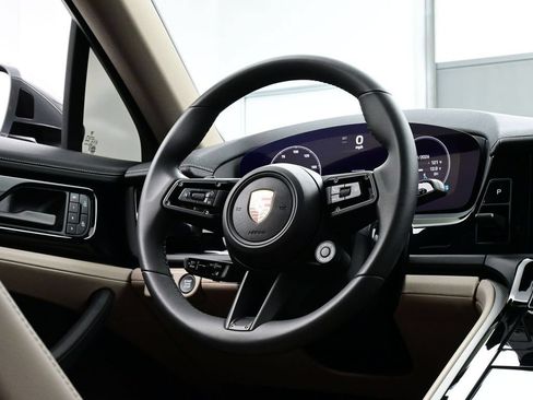 Certified 2025 Porsche Panamera 4 AWD/4WD image 21