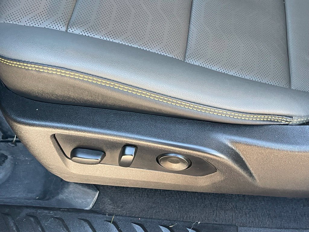 Used 2024 Chevrolet Colorado ZR2 w/ ZR2 Convenience Package III AWD/4WD image 10