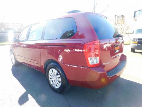 Used 2012 Kia Sedona LX image 3
